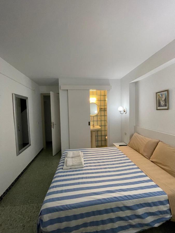 P&R Hostals Maria Rosa Τόσα ντε Μαρ Εξωτερικό φωτογραφία