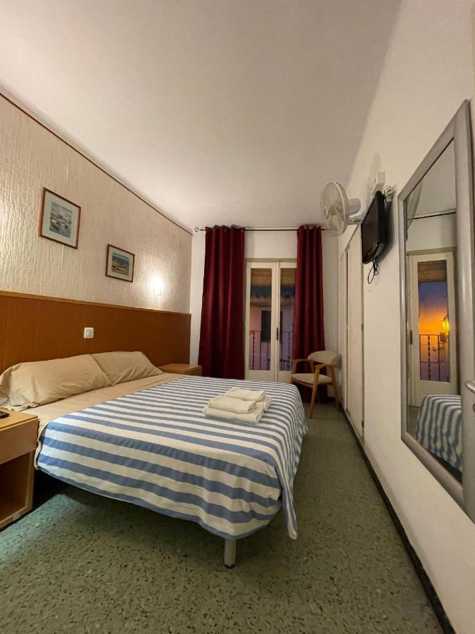 P&R Hostals Maria Rosa Τόσα ντε Μαρ Εξωτερικό φωτογραφία